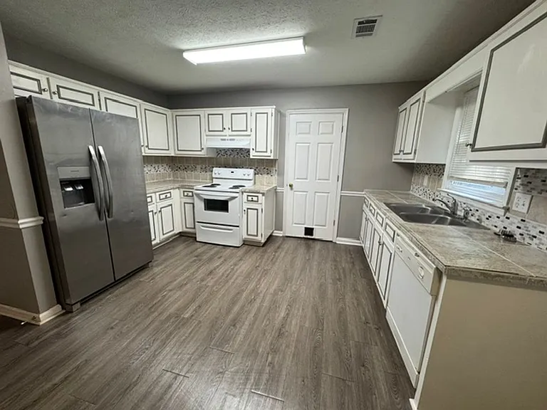 108 Wolverine Ct — Photo 4