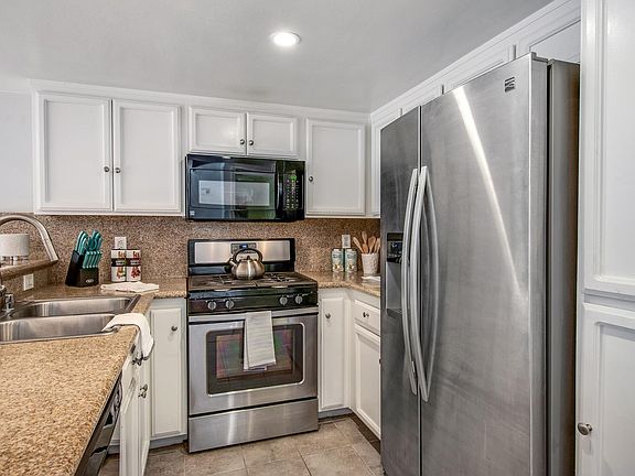 5th image of 4760 Templeton St APT 3225