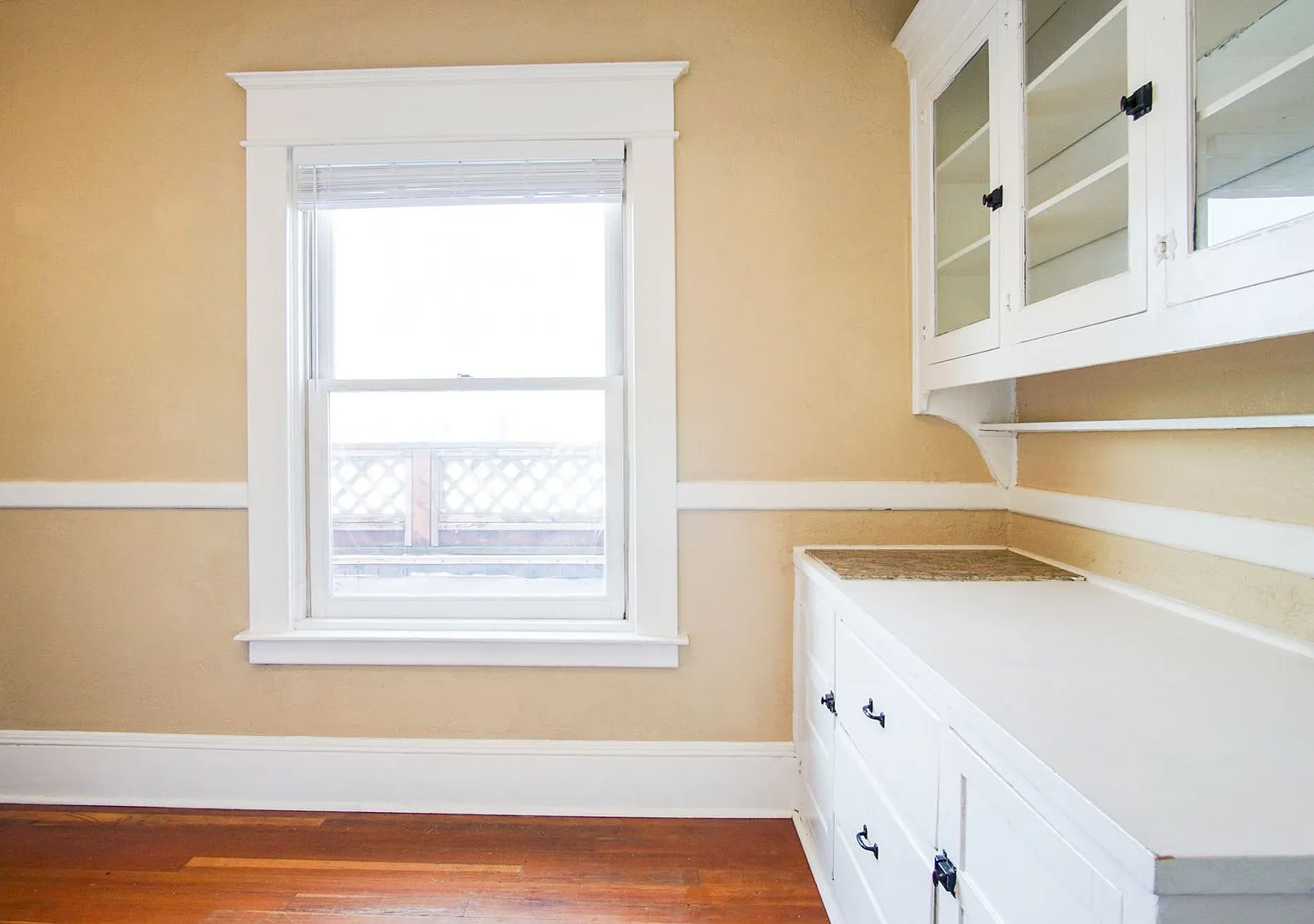 Beautiful and Spacious Studio in Fantastic Location Ready Now! — Photo 4