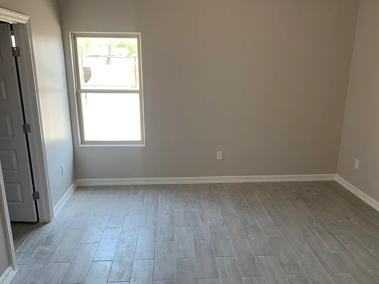 2420 Avenida Florencia #B — Photo 8