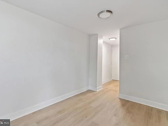 4th image of 801 N Pitt St APT 618