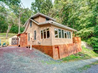 107 Olsen Dr, Dingmans Ferry, PA 18328