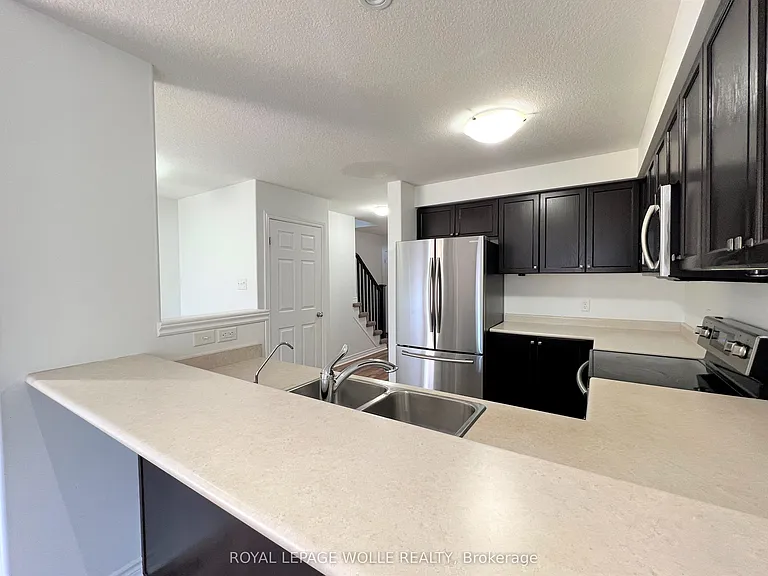 46 Renfrew St — Photo 8