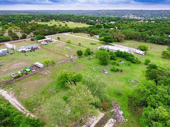 5th image of 23300 Windy Valley Rd