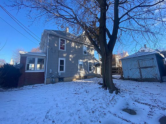 3rd image of 823 S State Ave