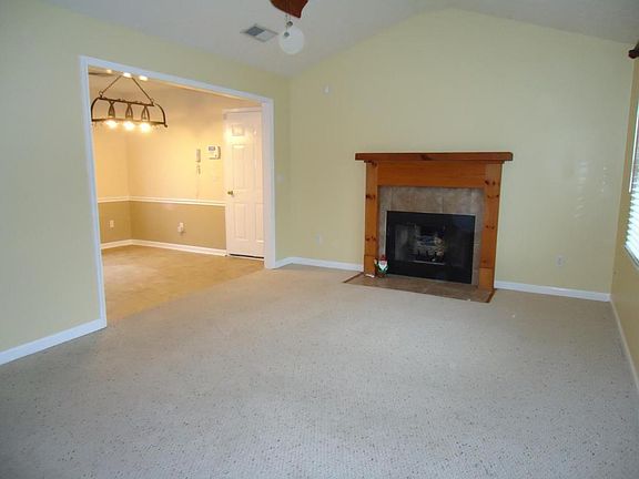 3rd image of 239 Lee Road 885