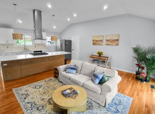 4 Stonewall Cir, White Plains, NY 10607