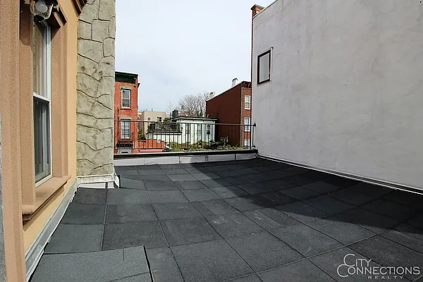 Rented by City Connections Realty | media 10