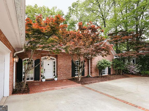 3rd image of 105 Princeton Mill Rd