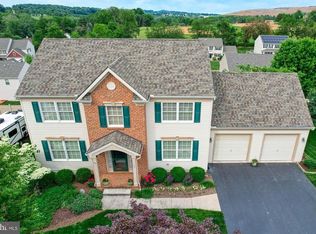 35 Angela Ln, York, PA 17402