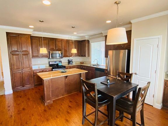 2nd image of 1220 Tasman Dr