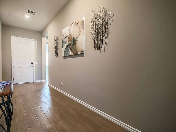 5th image of 748 Rosewater Dr