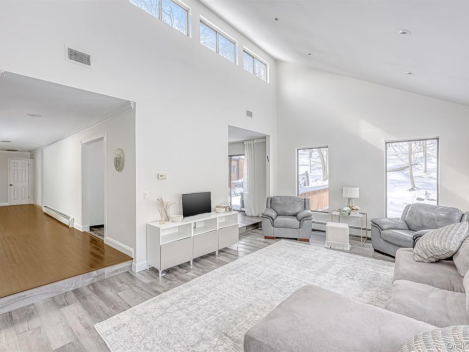 1st image of 66 Tamarack Lane