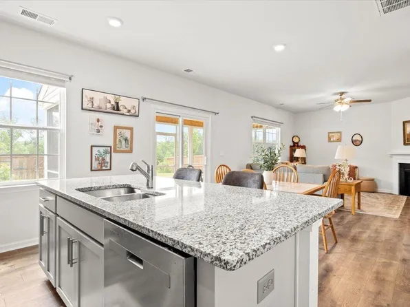 269 Blue Aspen Dr, Fuquay Varina, NC 27526