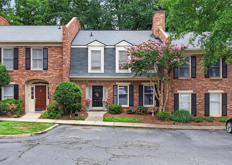 1st image of 3 Pendleton Pl NE