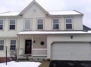 223 Redfield Dr, Oakdale, PA 15071