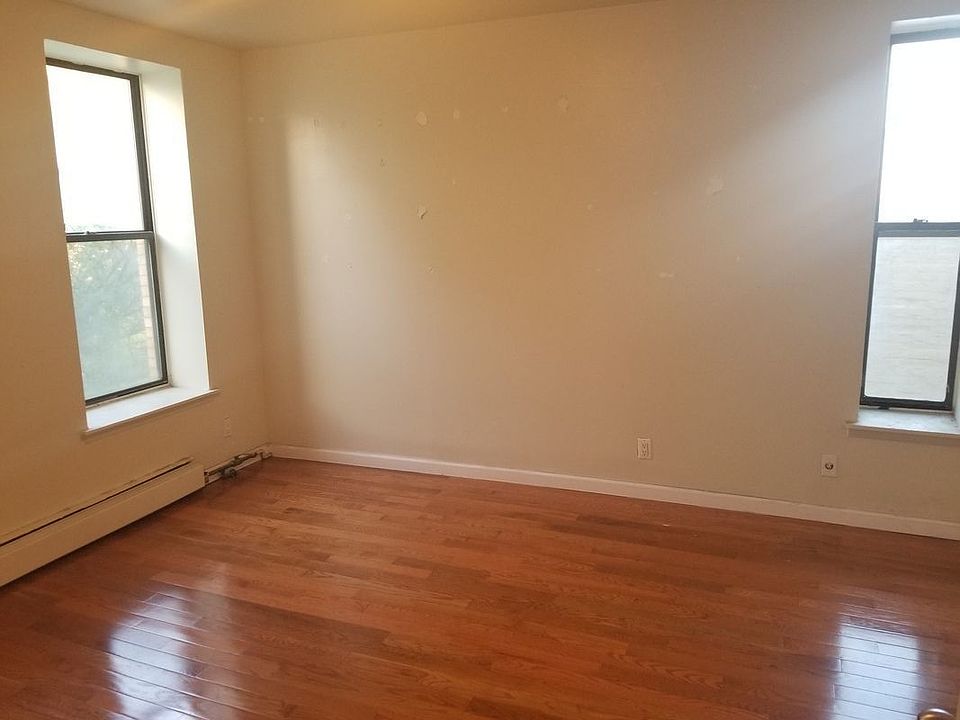 2nd image of 602 44th St