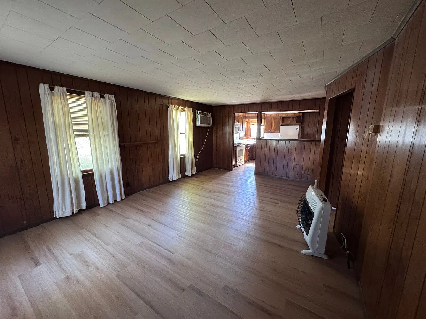 2-3 Bedroom House in Barlow — Photo 4