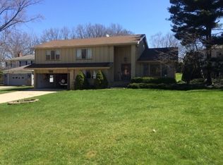 1195 Chatham Pl, Rocky River, OH 44116