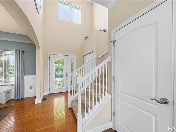 5th image of 2045 Grandview Dr