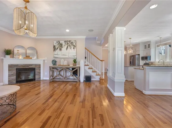 204 Fentress Dr, Knotts Island, NC 27950