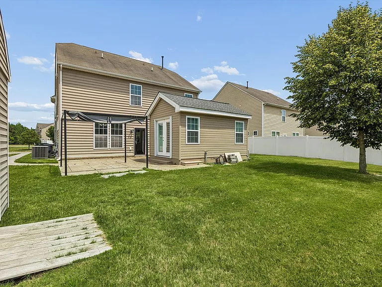 42 Kilverstone Way — Photo 40