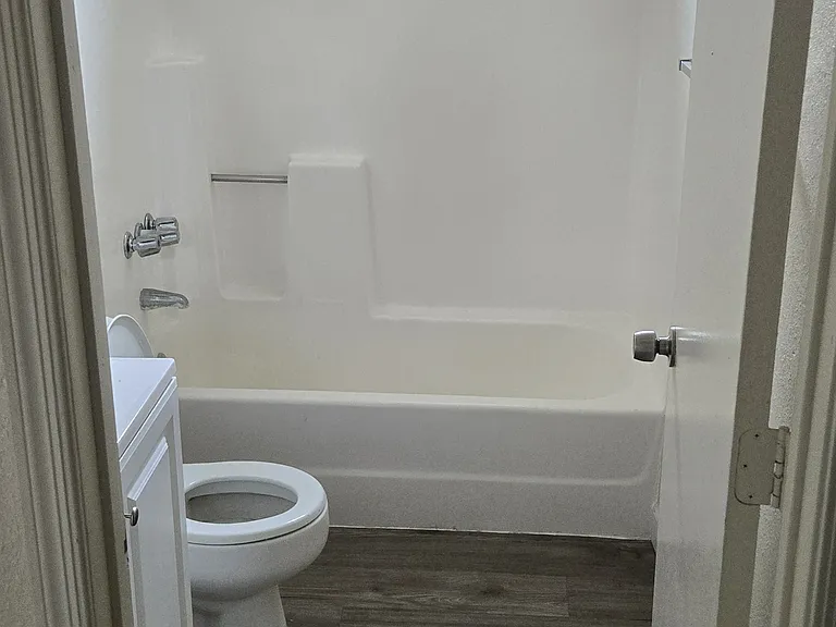 398 N 20th Dr #1 — Photo 4
