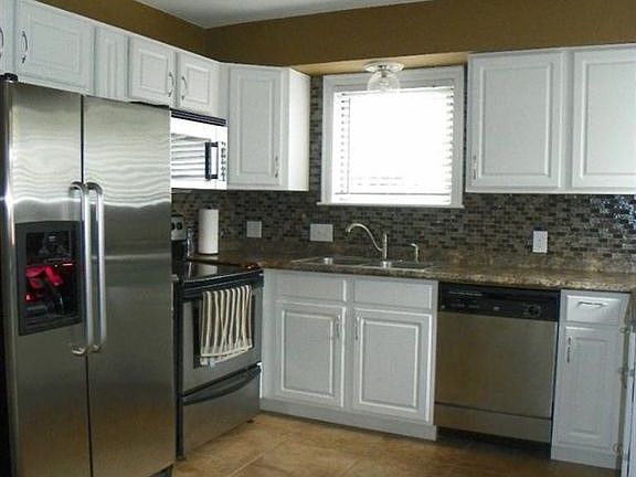 3rd image of 1209 Arthur Ct