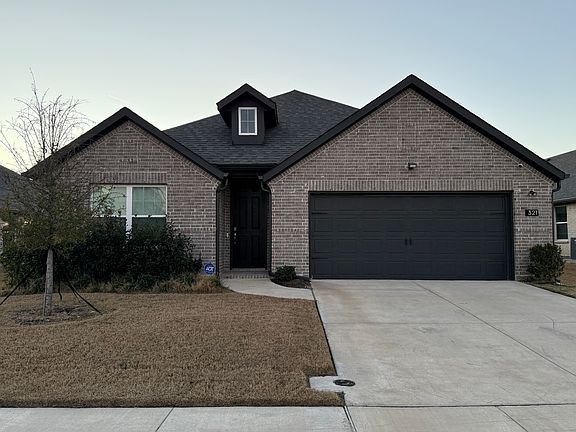 3rd image of 321 Portina Dr