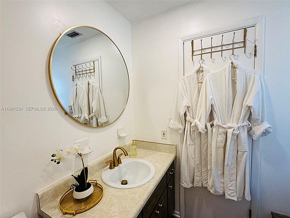 5th image of 5100 Rilma Ave #0