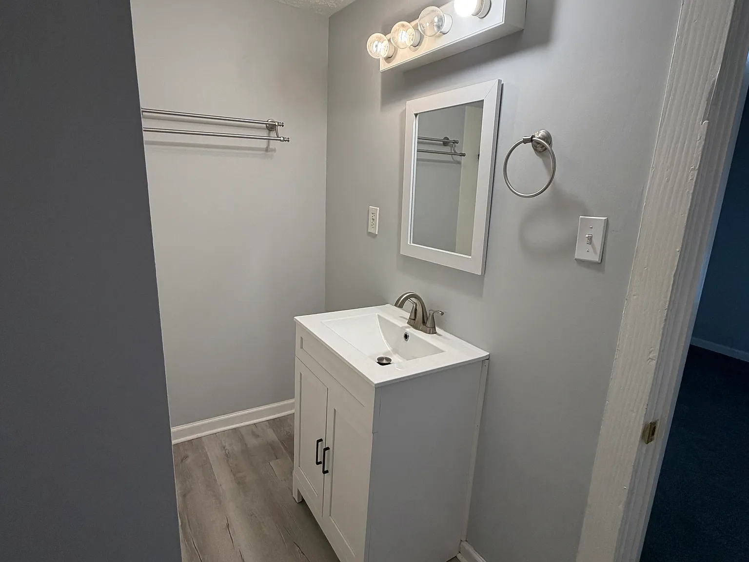 2 bed, 900 sqft, $1,100 — Photo 3