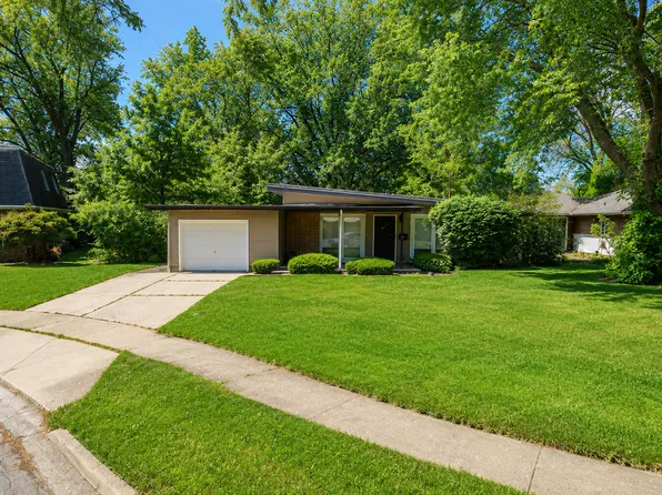 4 Wayne Ct, Park Forest, IL 60466