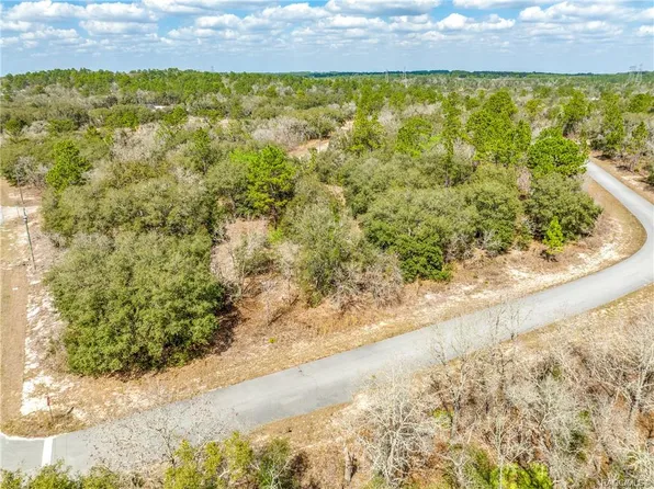 6264 N Whispering Dr, Citrus Springs, FL 34434
