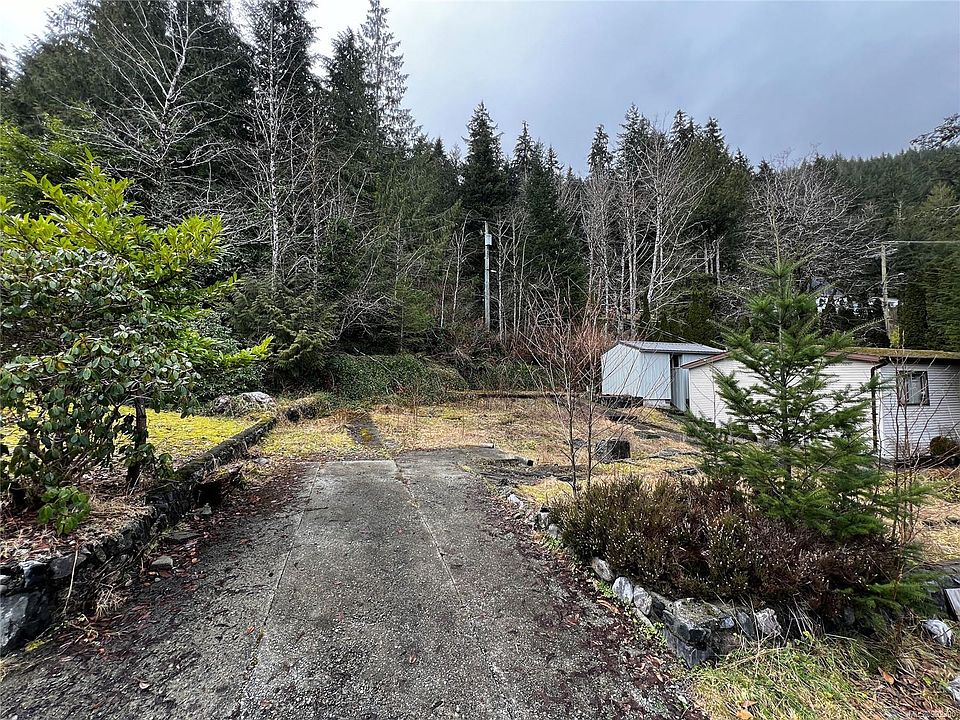 1st image of 854 Maquinna Dr
