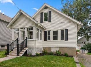 10 Thurlow St, West Roxbury, MA 02132