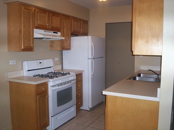 2nd image of 151 Pickwick Dr APT D