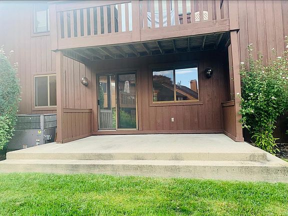 3rd image of 21 Old Farm Ln