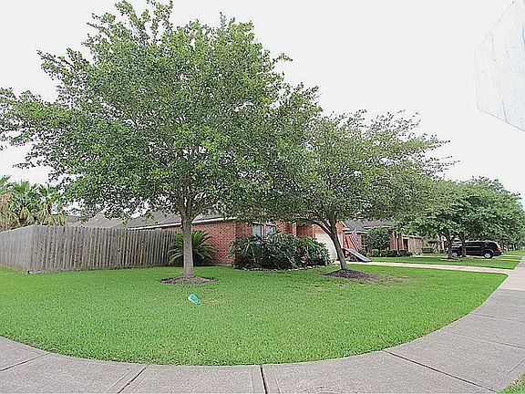5th image of 422 Magnolia Estates Dr