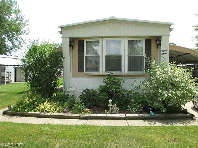 1st image of 33 Parkway Dr #33