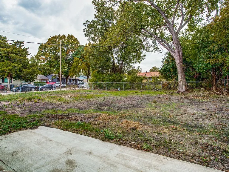 7027 Coleshire Dr — Photo 14