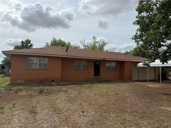 210 S 6th St, Sentinel, OK 73664