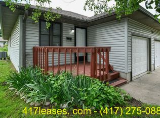 719A W Pine St, Bolivar, MO 65613