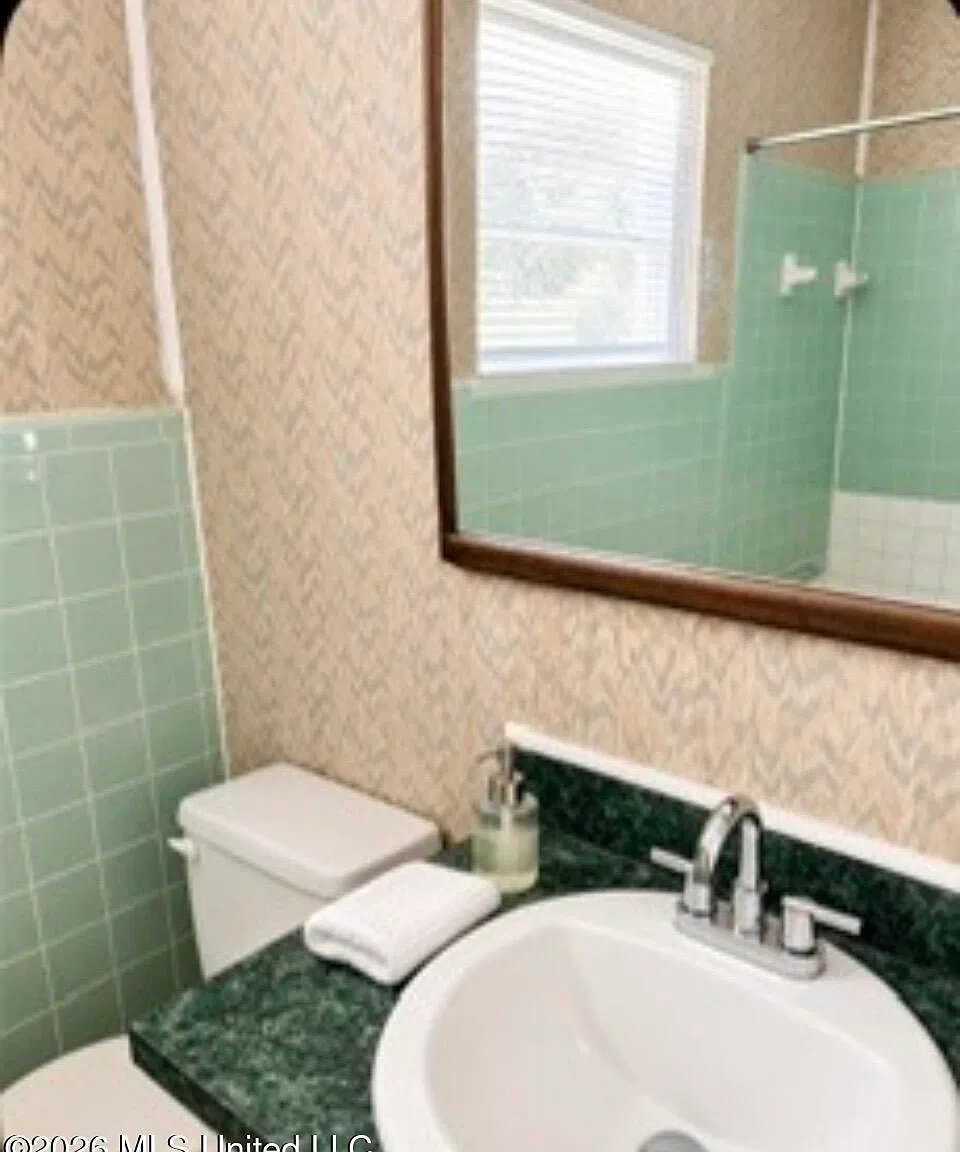 2 bed, 4.0 bath, 1847 sqft, $1,600 — Photo 4