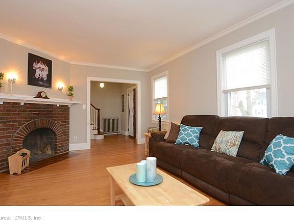 5th image of 36 Dartmouth Ave