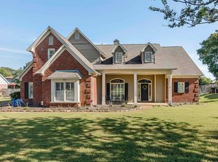 724 Deans Creek Dr, Collierville, TN 38017