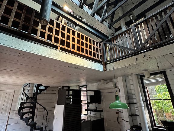 5th image of 712 Culloden Way #1