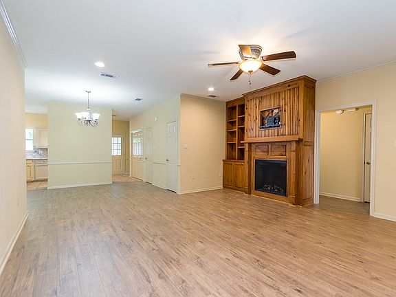 4th image of 10763 Holly Hock Dr