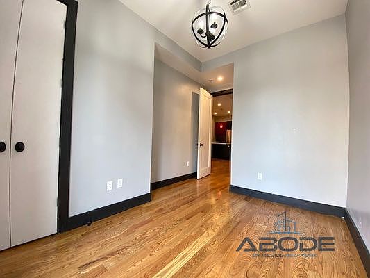 5th image of 372 Palmetto St #2L