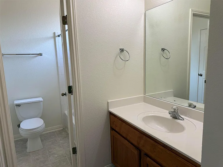 1511 Homewood Cir — Photo 18