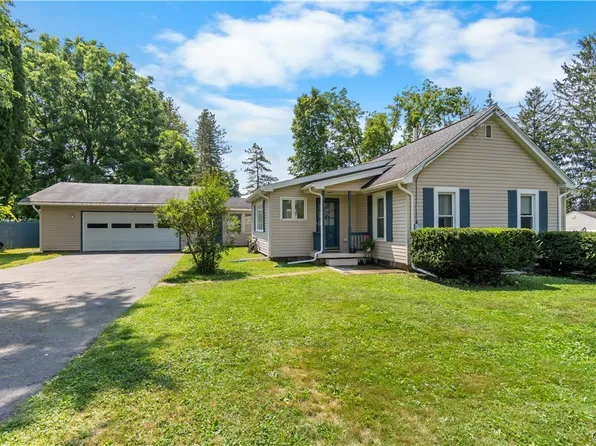 6 Parkway Dr, Baldwinsville, NY 13027